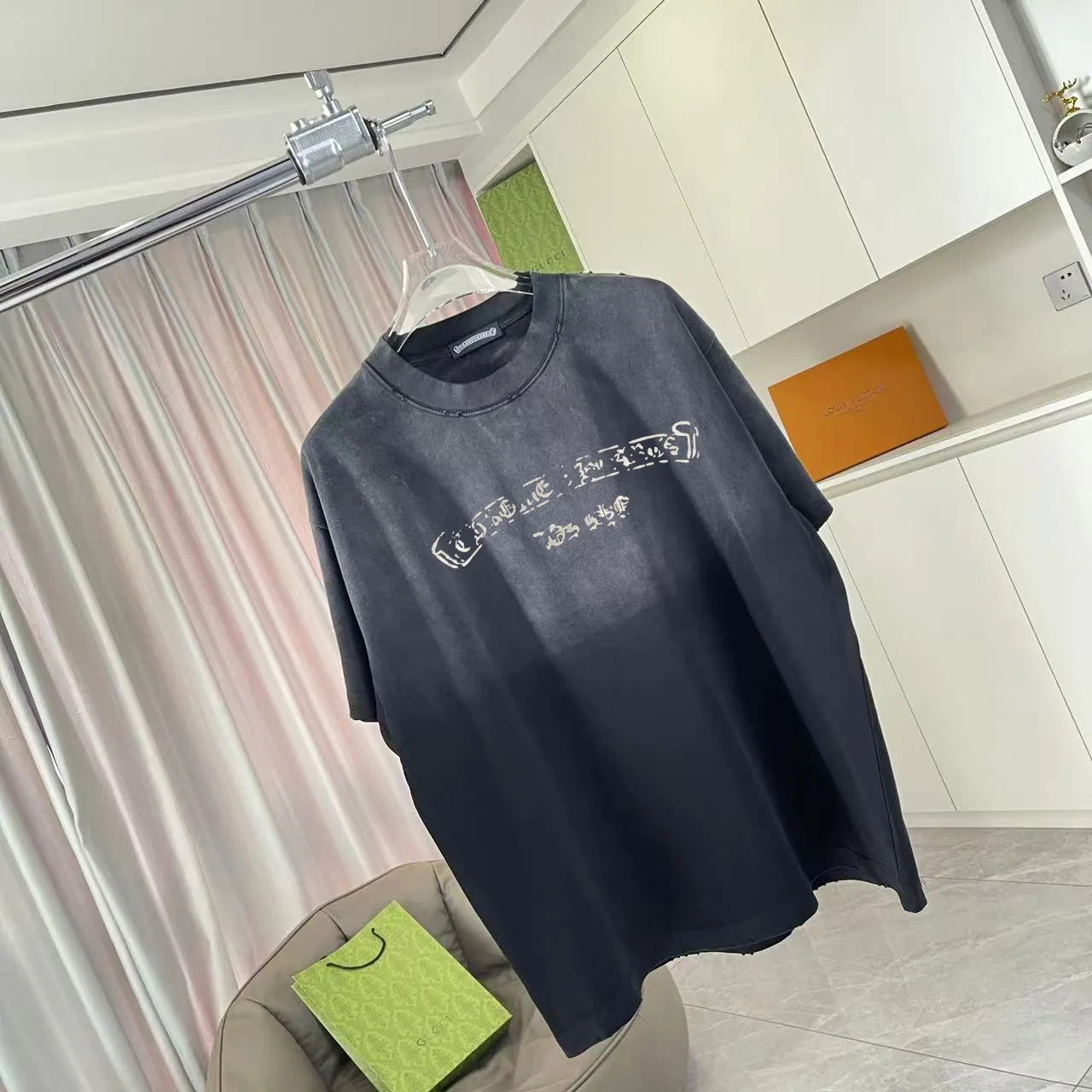 🅿️190 ch Crow* 2025 summer new style, washed, distressed, spray-painted, Sanskrit cross print, short-sleeved T-shirt, customized fabric 320g, same style for men and women, size: S M L XL XXL five sizes, color: black, gray, gradient black, gradient red